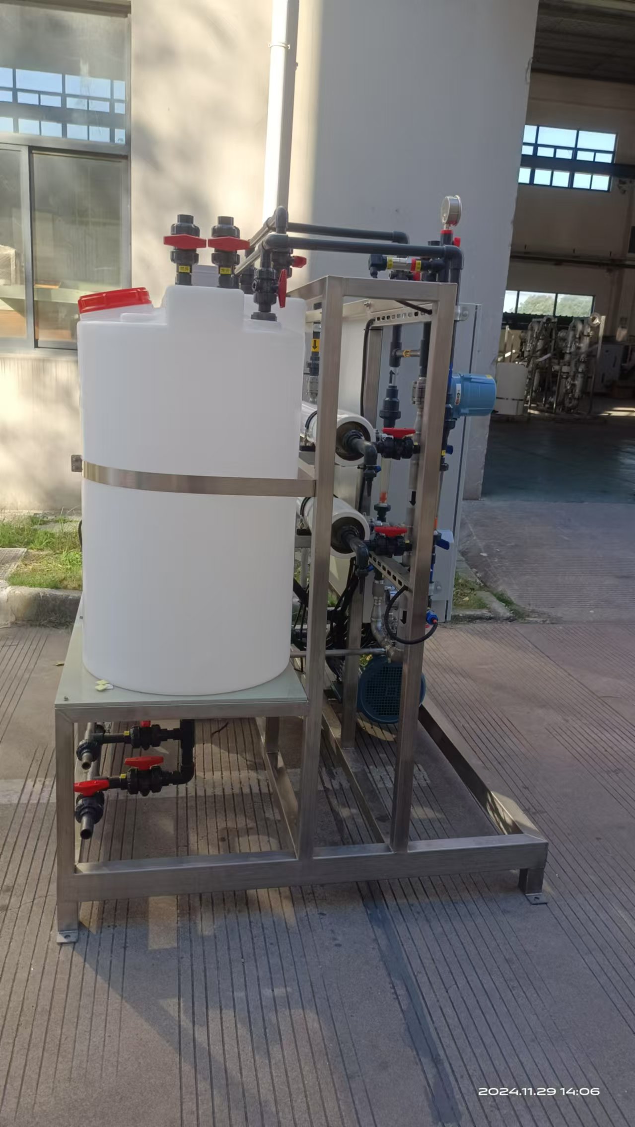 โรงไฟฟ้าพลังงานไฮบริดแบบลม-แสง - Wind Solar Hybrid Kit บทวิจารณ์และราคา